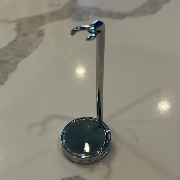 Vanity Razor Stand - Picture 5 of 5